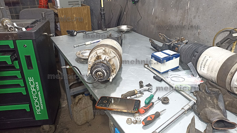 Корпус разъема снят Корпус разъема снят