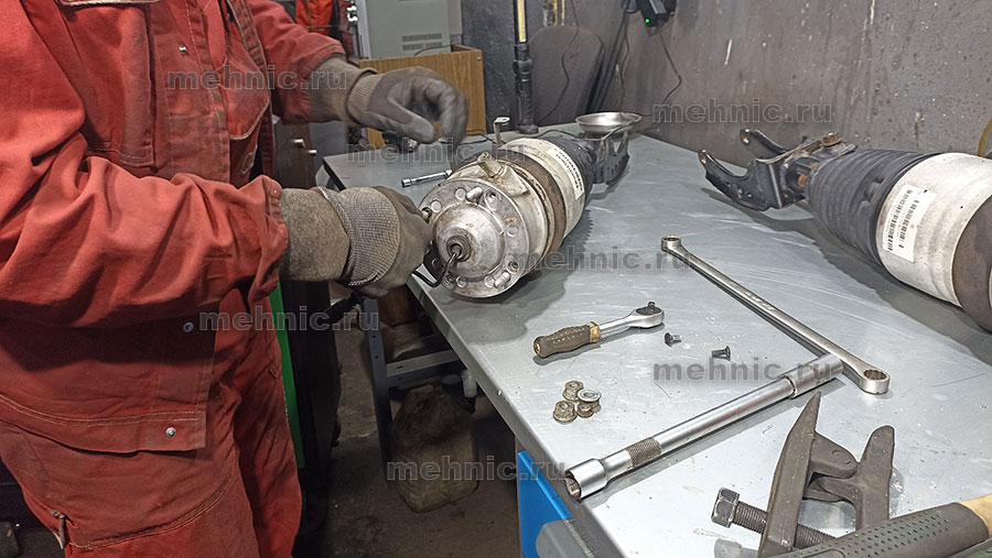 Откручиваем крышку Откручиваем крышку