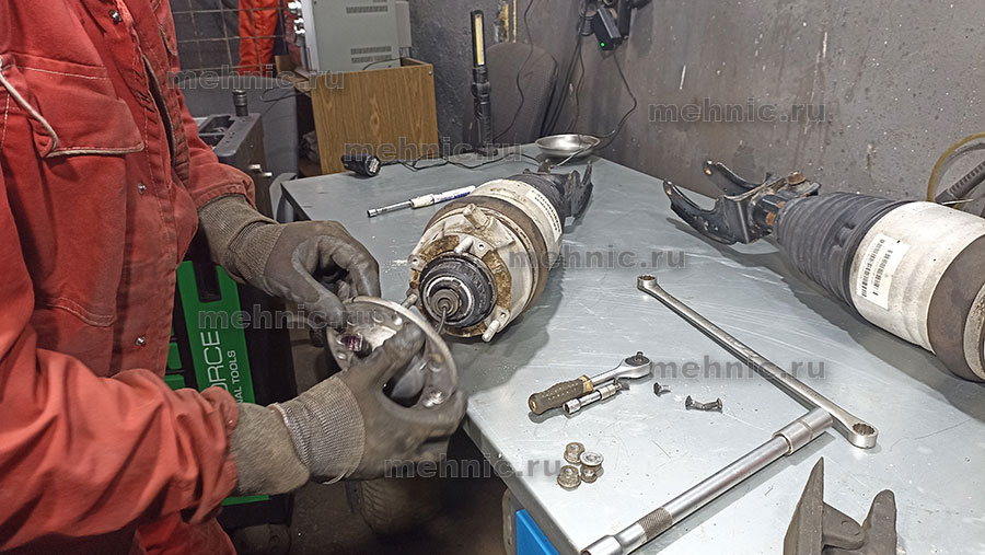 Снимаем крышку Снимаем крышку