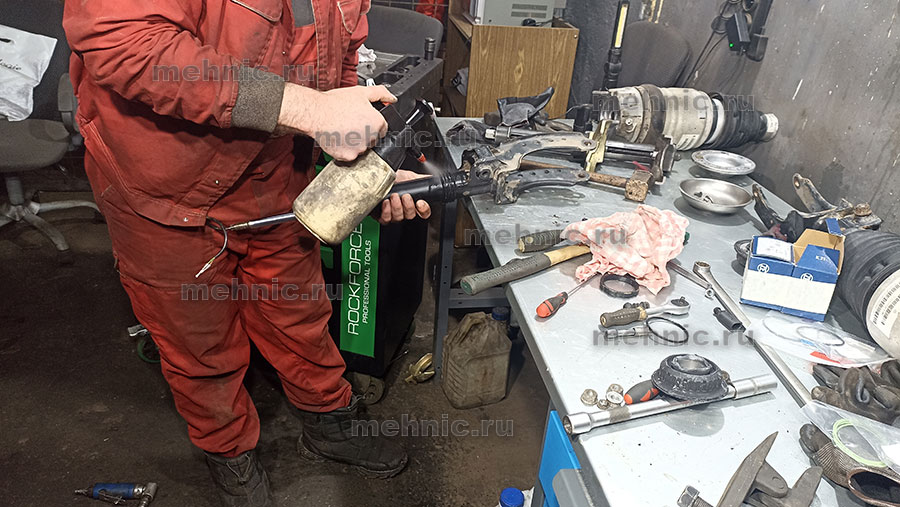 Очищаем амортизатор Очищаем амортизатор