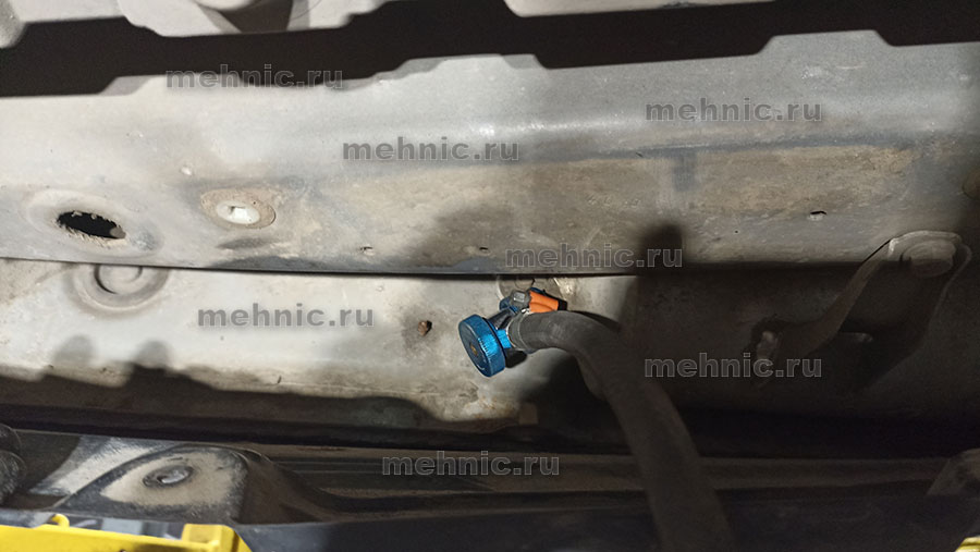 Подключаем к ресиверу заправочный шланг